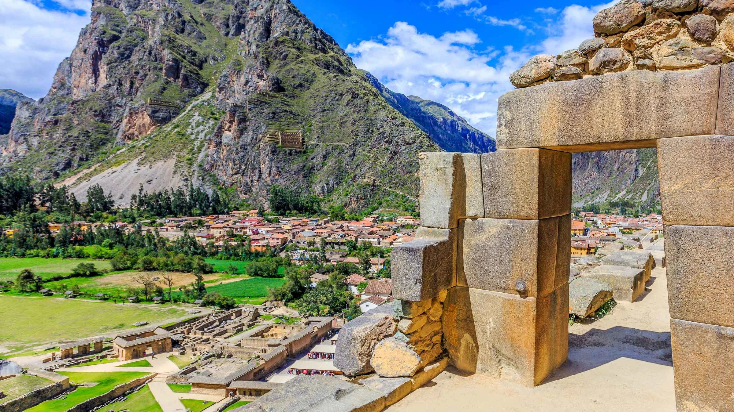 Machu Picchu + Sacred Valley from Ollantaytambo 2D/1N
